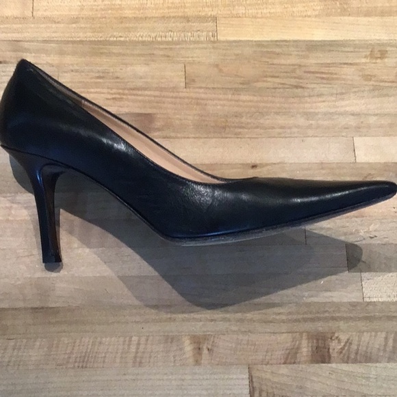 Saks Fifth Avenue Black Leather Pointed Toe Heels Size 8 B - Picture 4 of 12